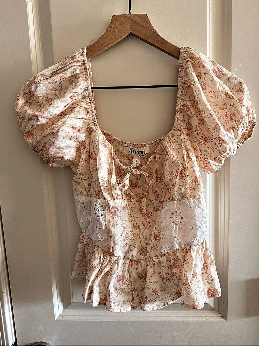 Trixxi Floral Puff Sleeve Blouse Pink & White Small NWT